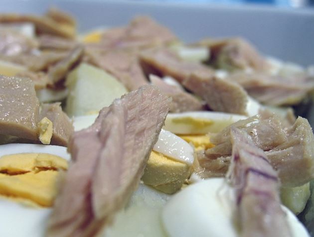 "Ensalada de patata y ventresca" ensalada-antojo.jpg